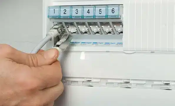 domotique et vdi poser coffret communication 2452